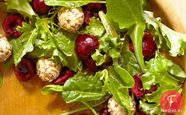 Verduras Mixtas con Cerezas y Bolas de Queso Feta