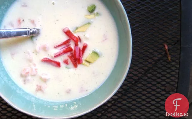 Sopa De Maíz Blanco Con Camarones Y Aguacate
