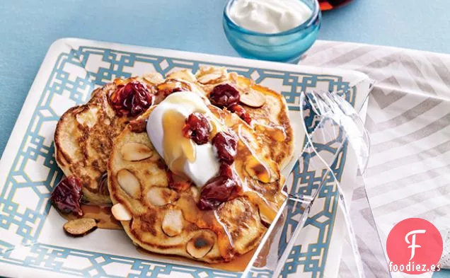 Tortitas de Almendras con Jarabe de Cereza Agria