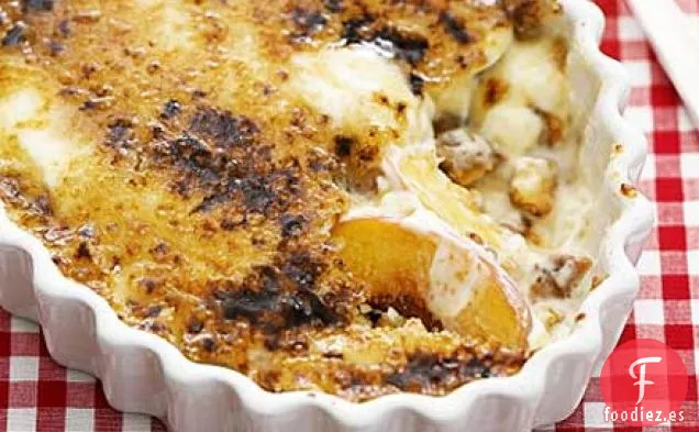 Crujiente de melocotón y almendras