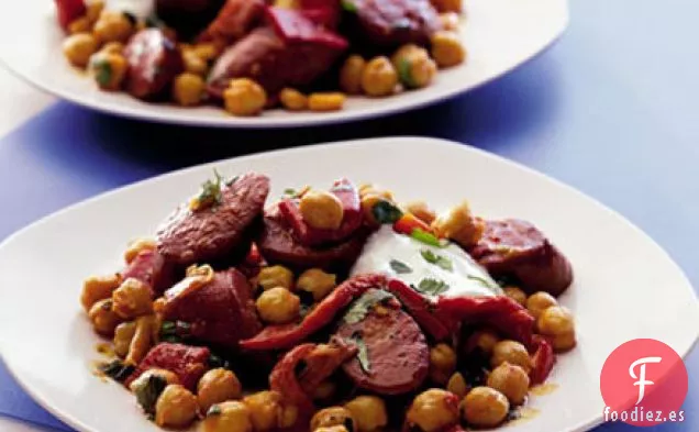 Ensalada tibia de garbanzos, chorizo y pimienta