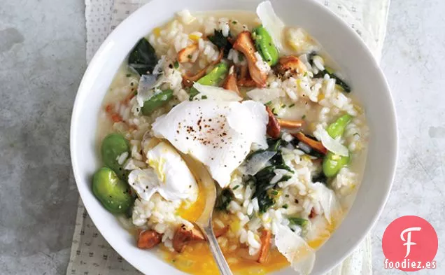 Risotto de Verduras de Primavera con Huevos Escalfados