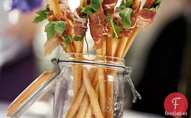 Palitos de pan en mantas