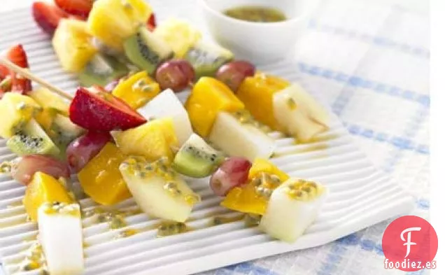Palitos de fruta congelados con maracuyá y chorrito de lima