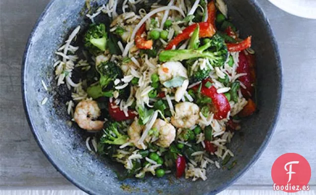 Arroz frito con gambas tailandesas
