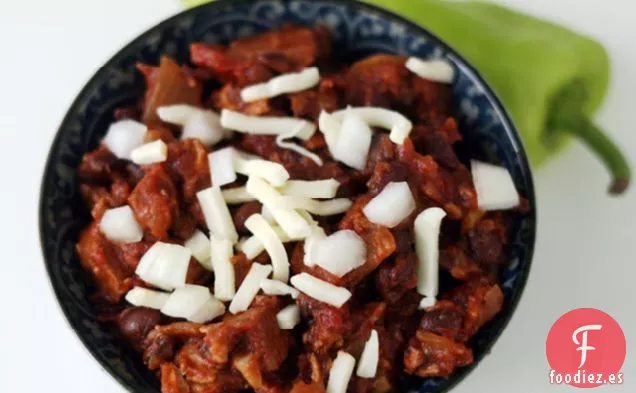 Chile de Cerdo Cubanelle y Frijoles Negros