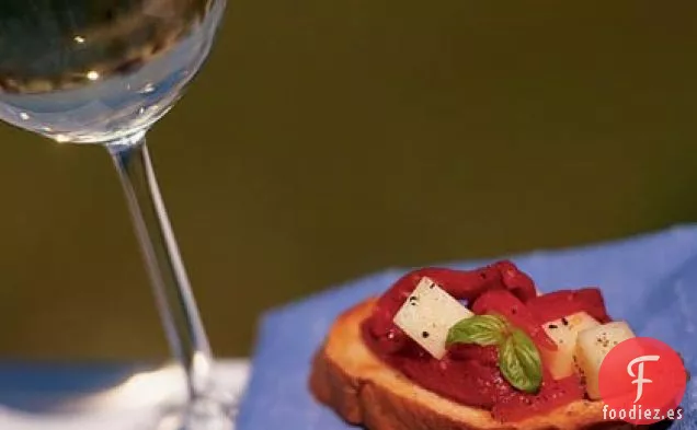 Bruschetta de Pimiento Rojo Asado y Provolone
