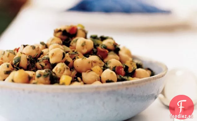 Ensalada de Garbanzos con Confeti de Pimiento Rojo