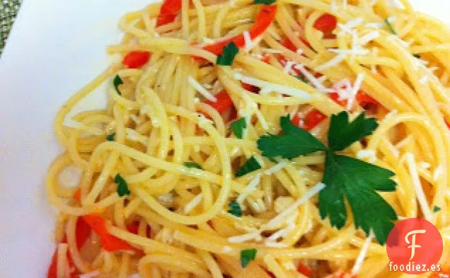 Pasta Con Ajo Y Pimiento Rojo