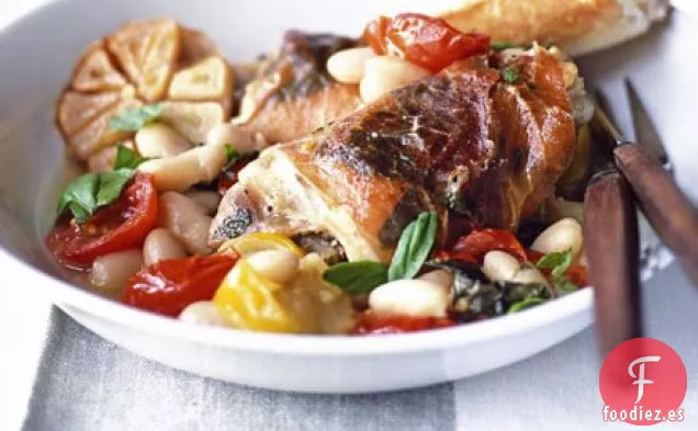 Pollo italiano con jamón, albahaca y frijoles