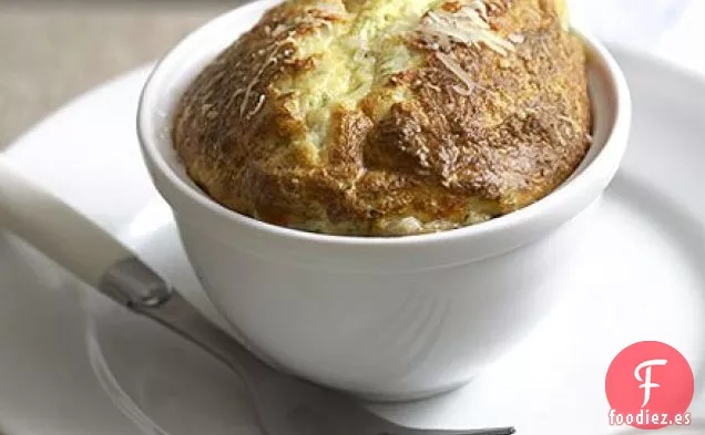 Soufflés de queso de cabra, cebolleta y perejil