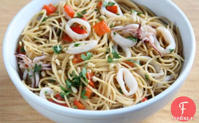 Espaguetis Con Calamares, Pimiento Y Limón