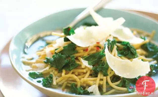 Sopa de Pasta Integral con Verduras y Parmesano