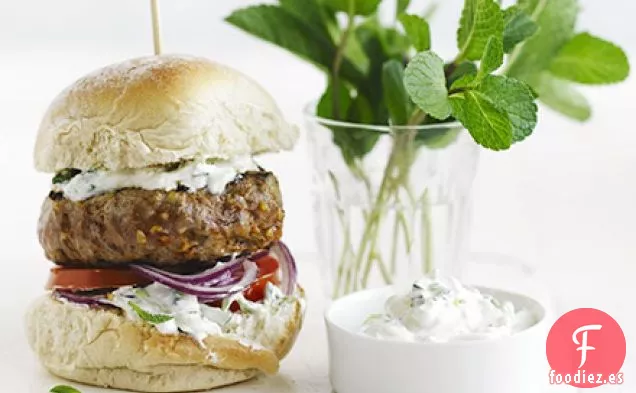 Hamburguesas de cordero con tzatziki