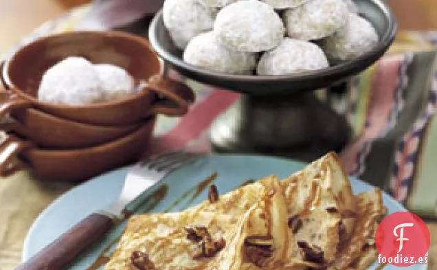 Crepes con Salsa de Caramelo y Nueces Tostadas
