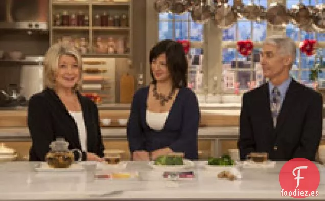 Brócoli Al Vapor Con Almendras, Ralladura De Limón Y Hojuelas De Pimiento Rojo