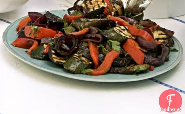 Verduras de verano a la parrilla y marinadas