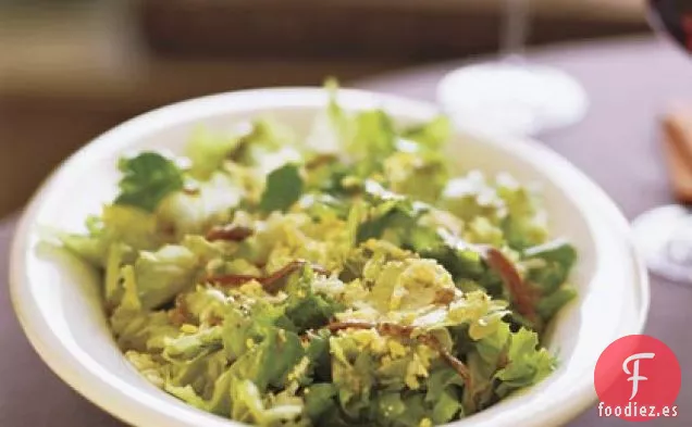 Ensalada de Escarola con Huevo Picado y Vinagreta de Anchoa