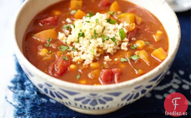 Sopa marroquí de tomate y garbanzos con cuscús