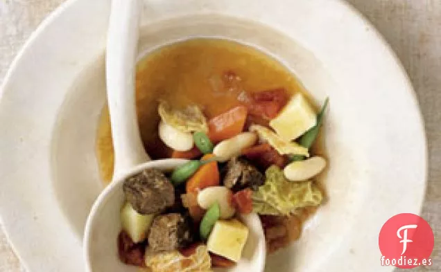 Sopa de Verduras y Carne Gruesa