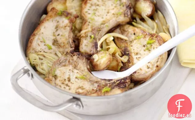 Cerdo de hinojo al horno con patatas a limón y cebollas