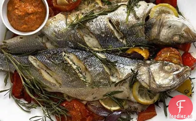 Lubina al horno con salsa romesco