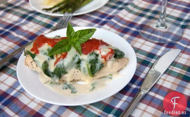 Pechugas de Pollo Con Mozzarella, Espinacas y Pimiento Rojo Asado
