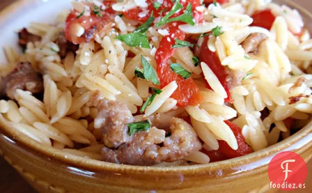 Orzo Con Salchichas, Pimientos Y Tomates