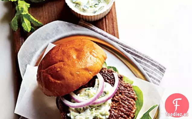 Hamburguesas de Cordero con Raita de Cilantro