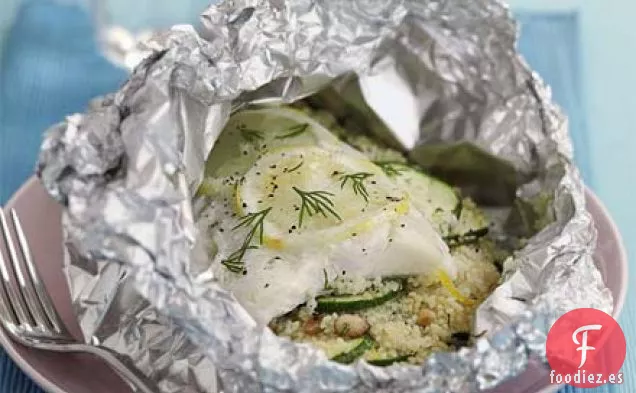 Cuscús y pescado en una bolsa