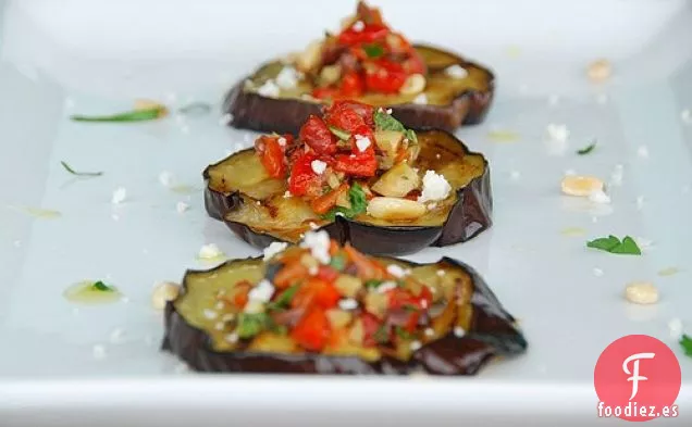 Berenjena A La Parrilla Con Tapenade De Pimiento Rojo Asado