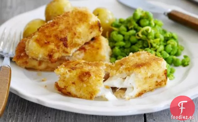 Dedos de pescado y guisantes blandos