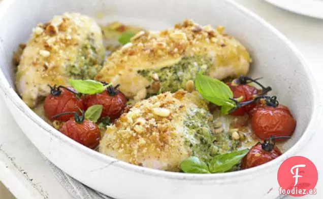 Pollo cremoso al pesto con tomates asados