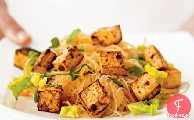 Ensalada de Fideos Tailandeses con Tofu Salteado