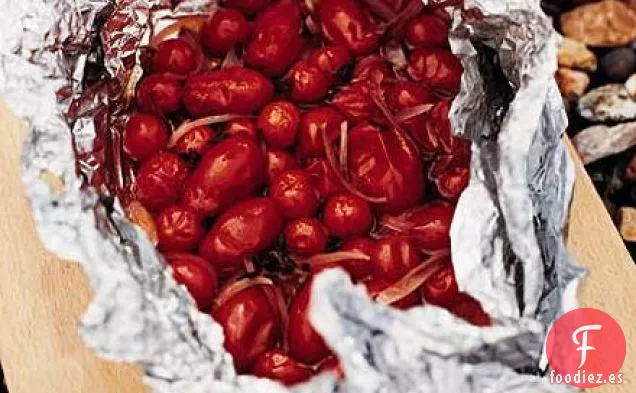 Tomates asados y cebollas rojas