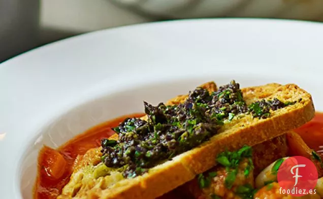 Tostadas de Tapenade