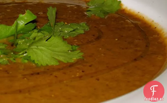 Sopa de Frijoles Negros y Pimiento