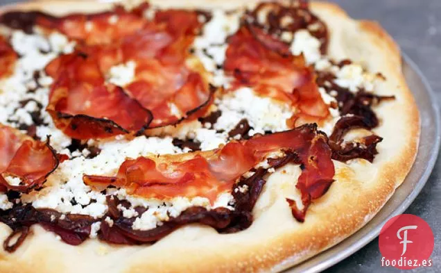Pizza De Ricota Fresca Y Cebolla Roja