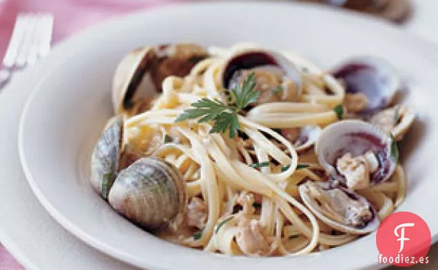 Linguini con Almejas y Hierbas Frescas