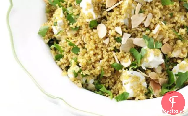 Quinua especiada con almendras y queso feta