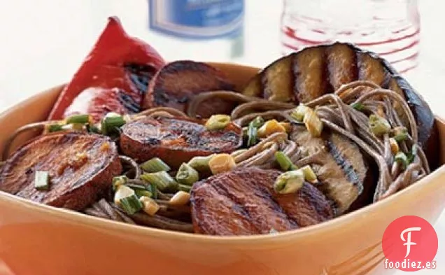 Ensalada Soba con Batata a la Parrilla, Berenjena y Pimiento Rojo