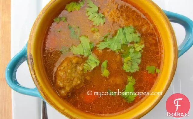 Sopa de Estrellitas con Albóndigas