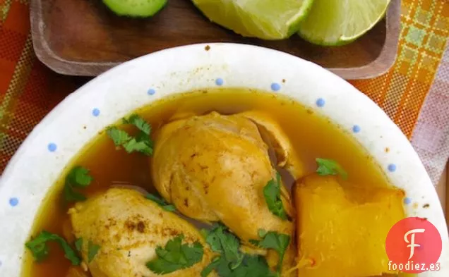 Hervido Llanero de Pollo (Sopa de Pollo Colombiana de Los Llanos)