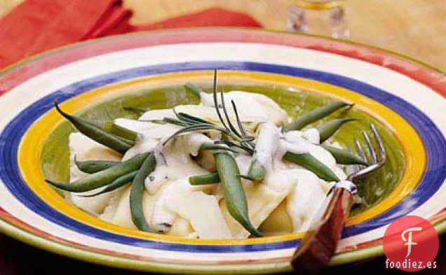 Ravioli de Frijoles Verdes Alfredo con Queso