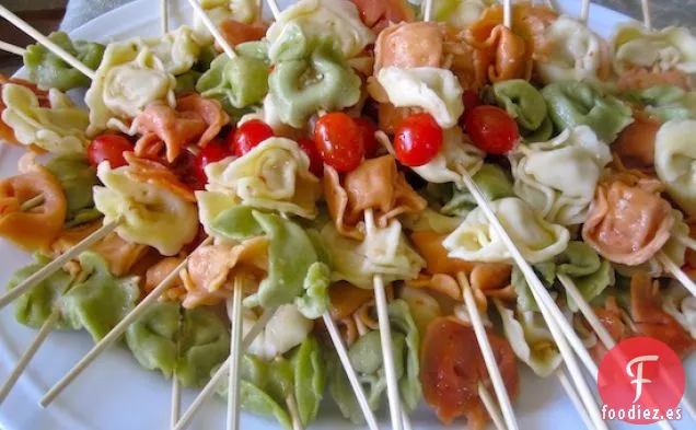 Brochetas de Tortellini y Tomate