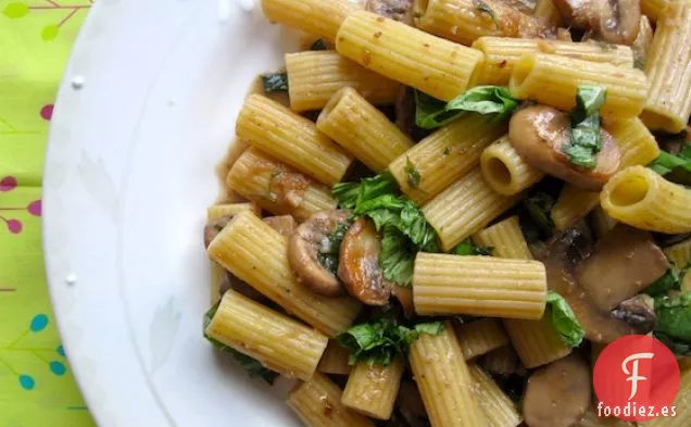 Pasta con Champiñones (Pasta con Salsa de Champiñones)