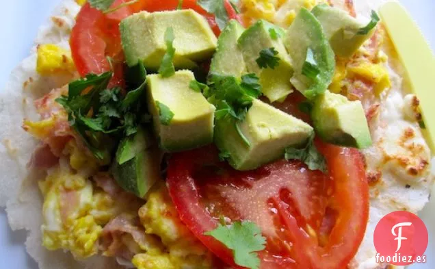 Arepa con Huevo y Jamón Gratinado