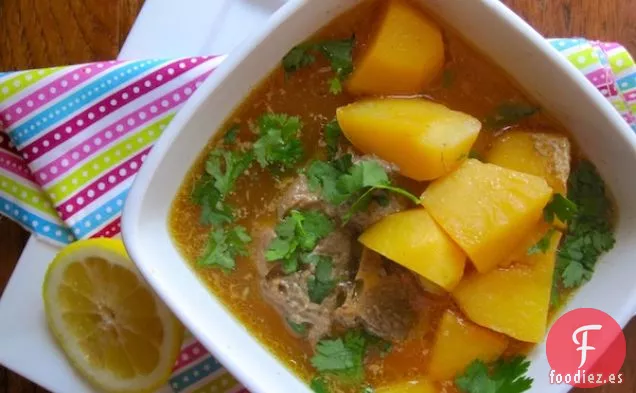 Caldo de Papas con Espinazo (Sopa Colombiana de Patata y Cerdo)