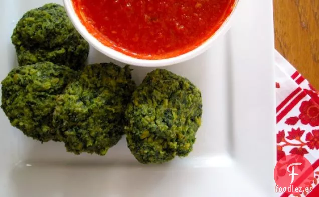 Bolas de Espinacas con Salsa de Tomate