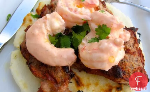 Arepa con Cerdo y Camarones
